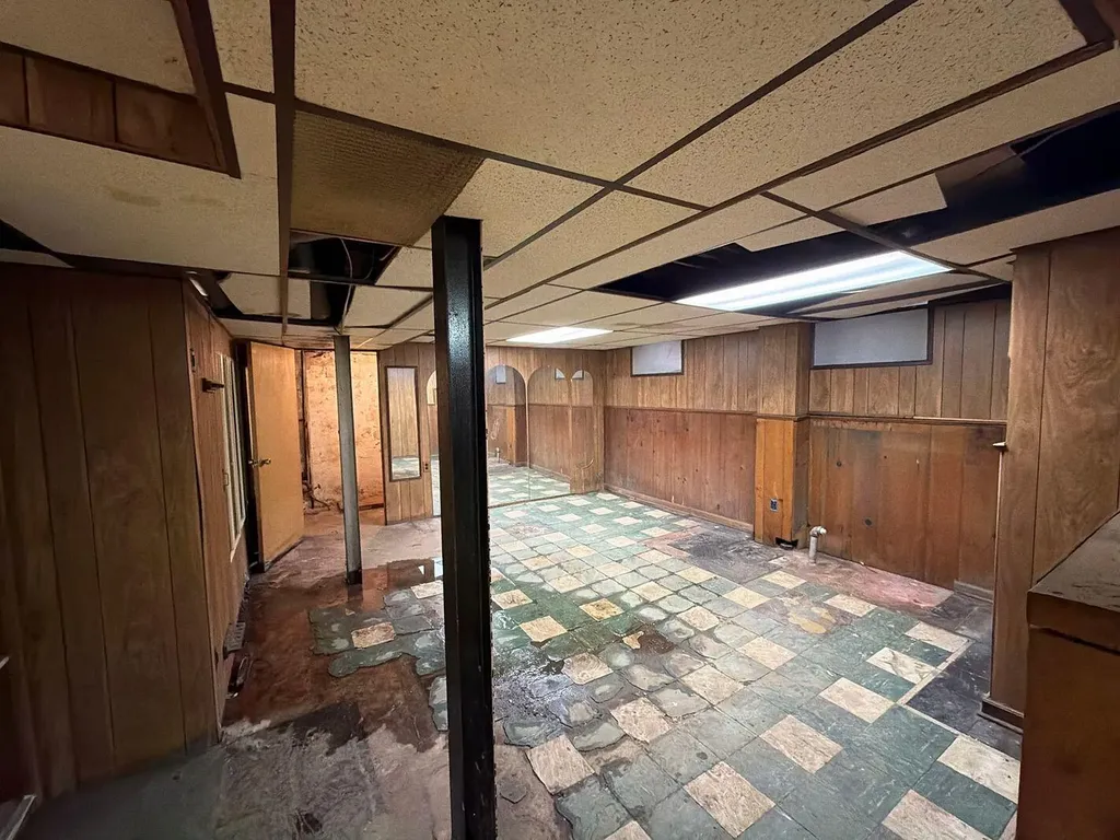 15775 Ward Avenue Detroit City MI 48227