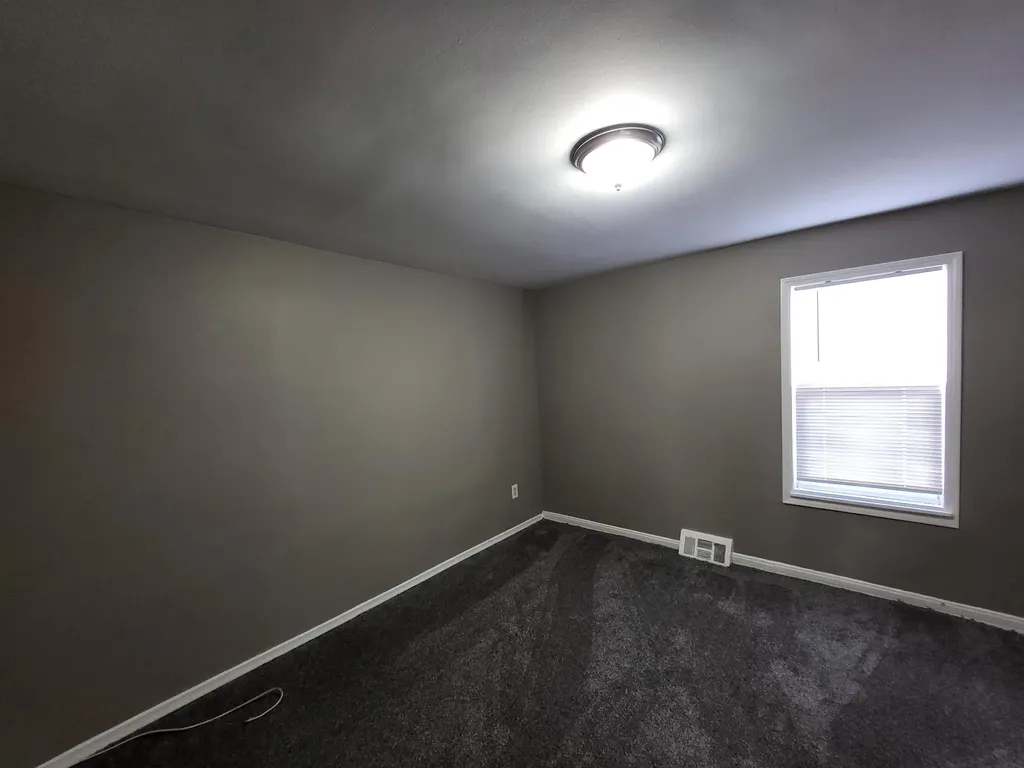 2216 Goulson Avenue Warren City MI 48091
