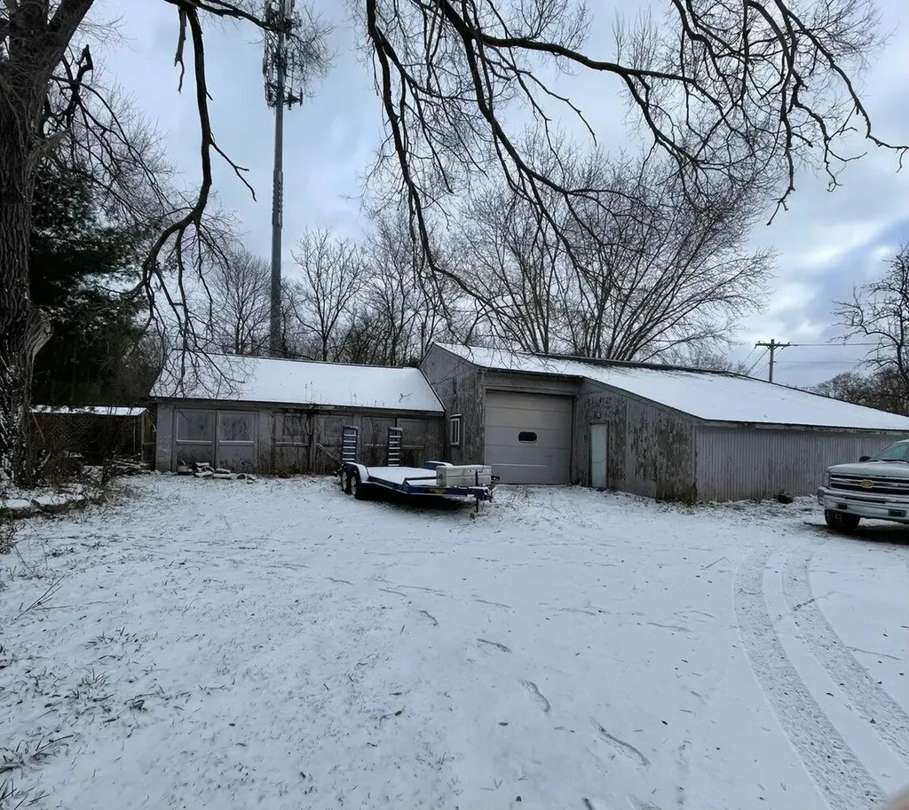 300 Cleveland Street Chelsea City MI 48118