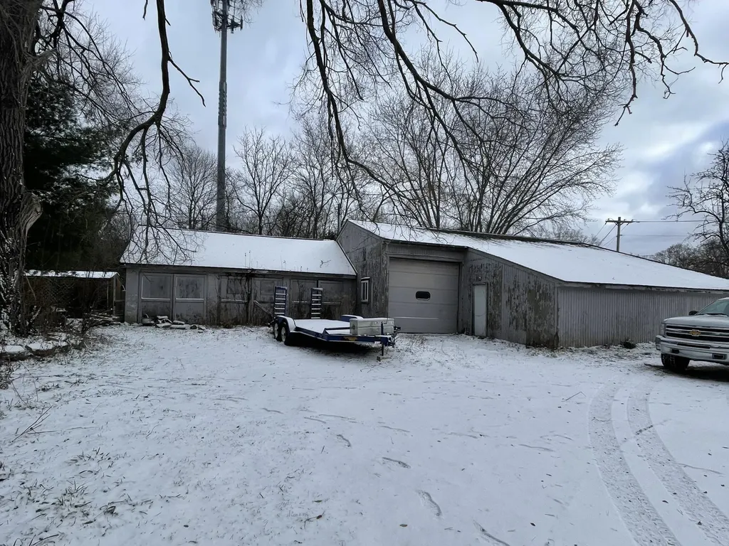 300 Cleveland Street Chelsea City MI 48118