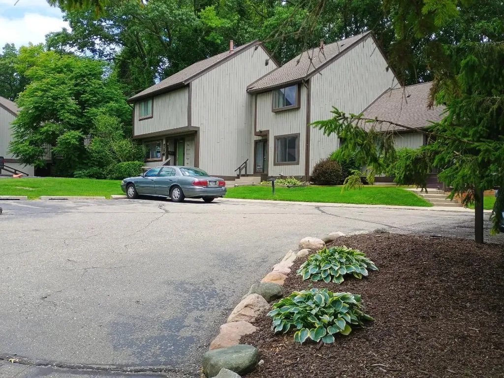 502 Stoneywood Drive Brighton City MI 48116