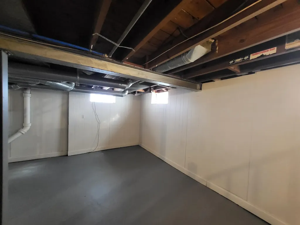 1593 Lejeune Lincoln Park City MI 48146