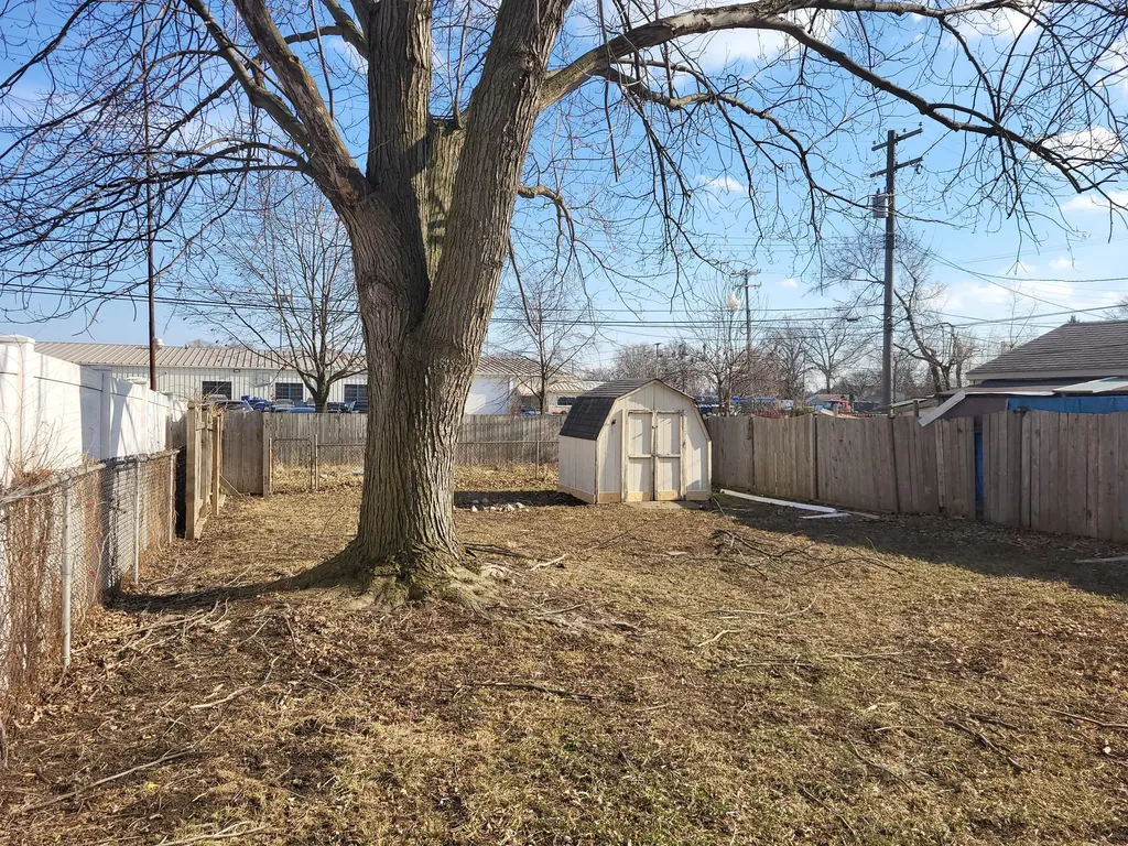 1593 Lejeune Lincoln Park City MI 48146