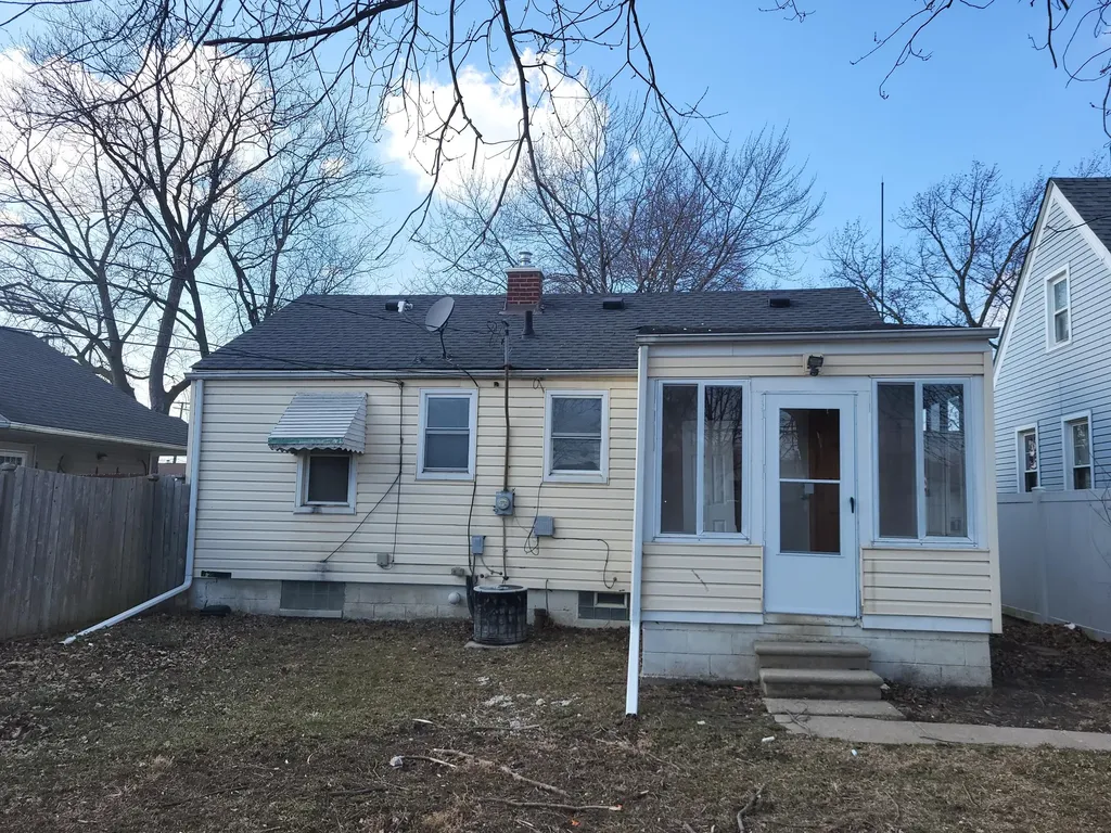 1593 Lejeune Lincoln Park City MI 48146