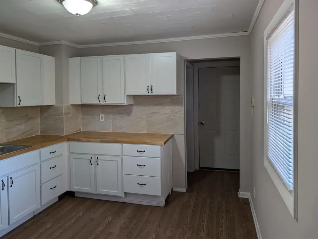 40 W Benson Street Ecorse City MI 48229