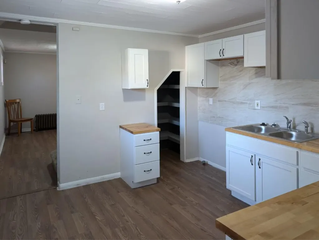 40 W Benson Street Ecorse City MI 48229