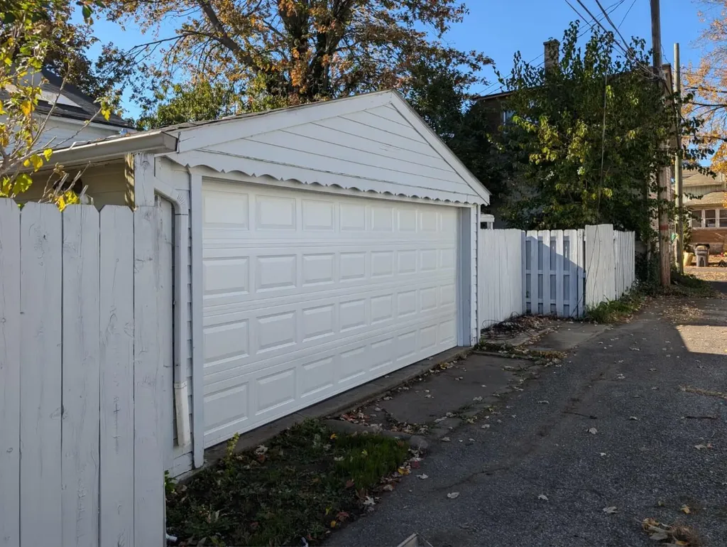 40 W Benson Street Ecorse City MI 48229