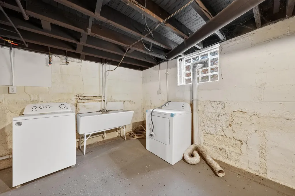 135 Batavia Street River Rouge City MI 48218