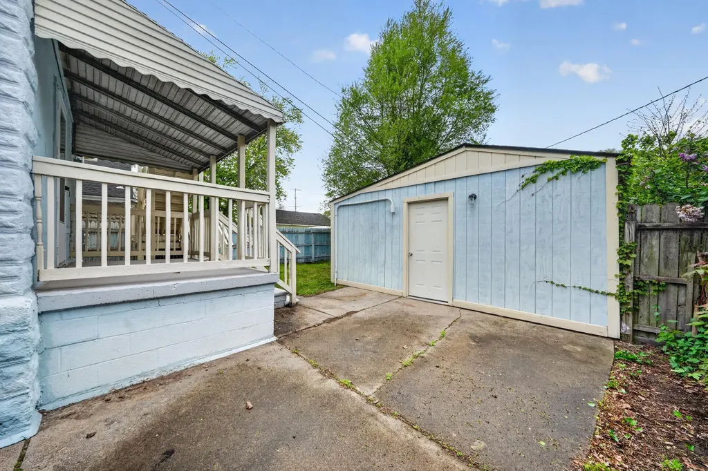 135 Batavia Street River Rouge City MI 48218