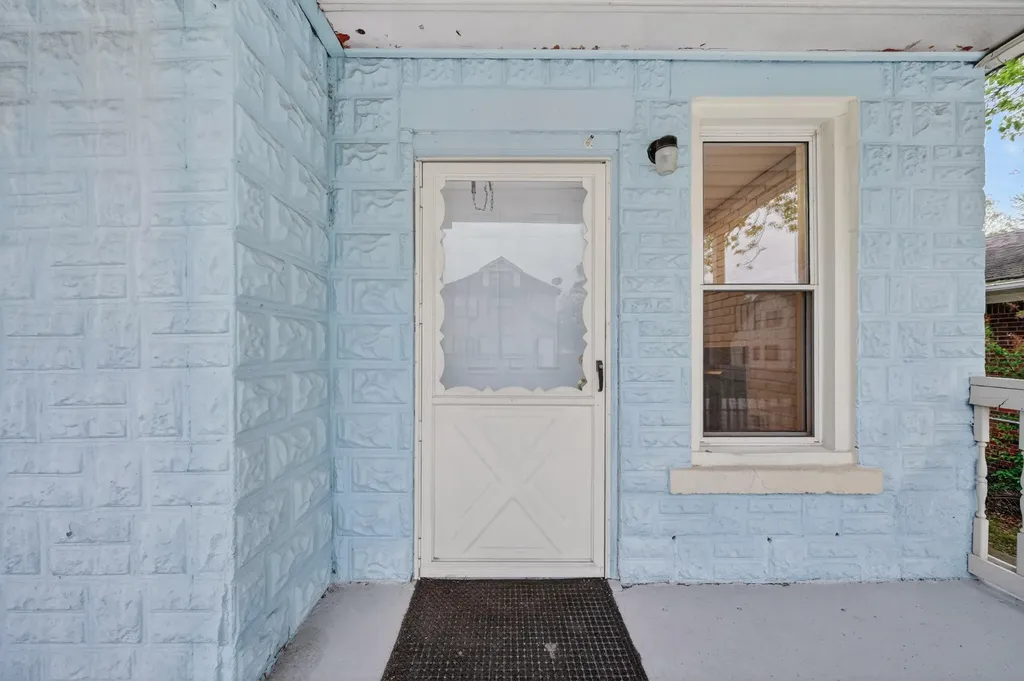 135 Batavia Street River Rouge City MI 48218