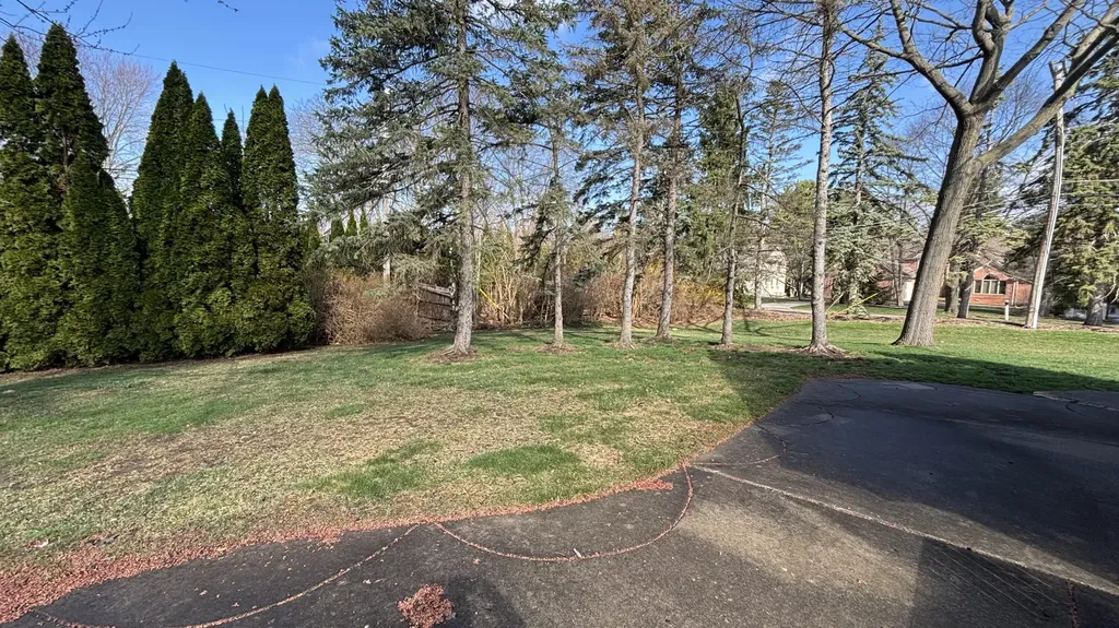 37671 Fiore Trail Clinton Charter Township MI 48036