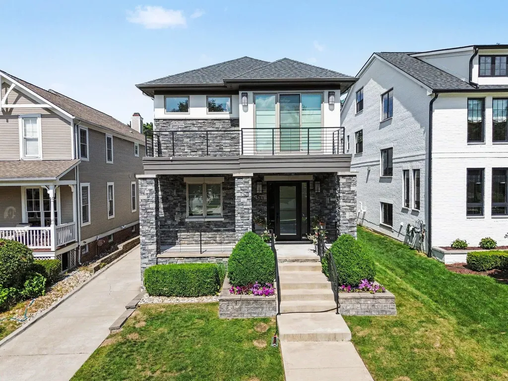 484 Park Street Birmingham City MI 48009