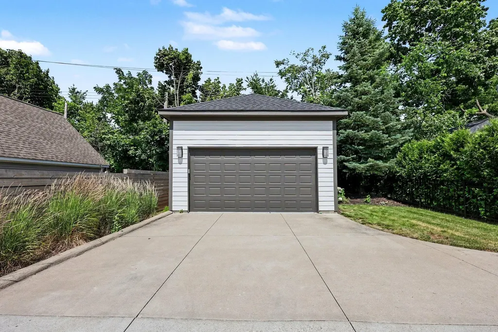 484 Park Street Birmingham City MI 48009