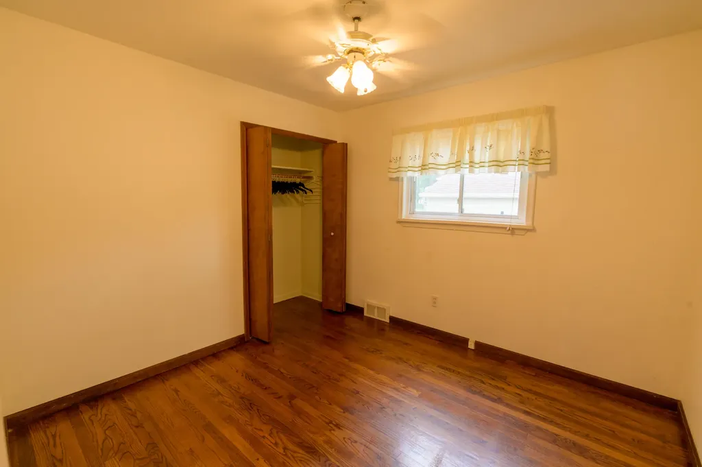 26352 Osmun Street Madison Heights City MI 48071