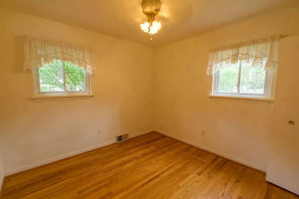 26352 Osmun Street Madison Heights City MI 48071