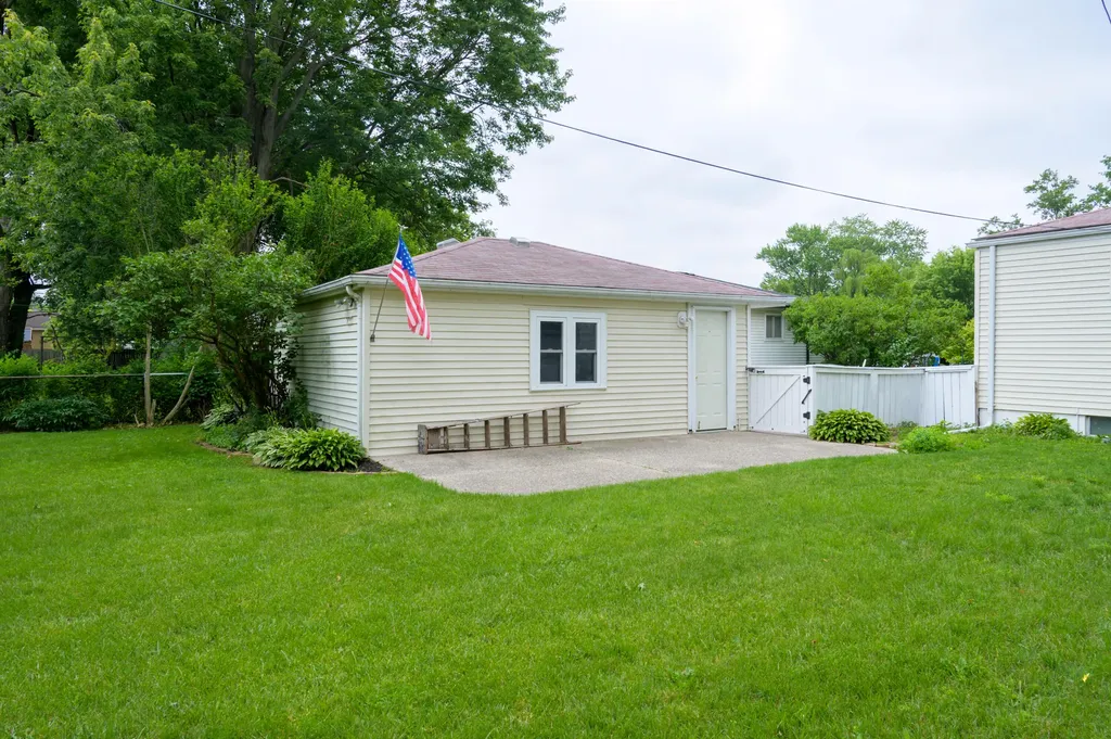26352 Osmun Street Madison Heights City MI 48071