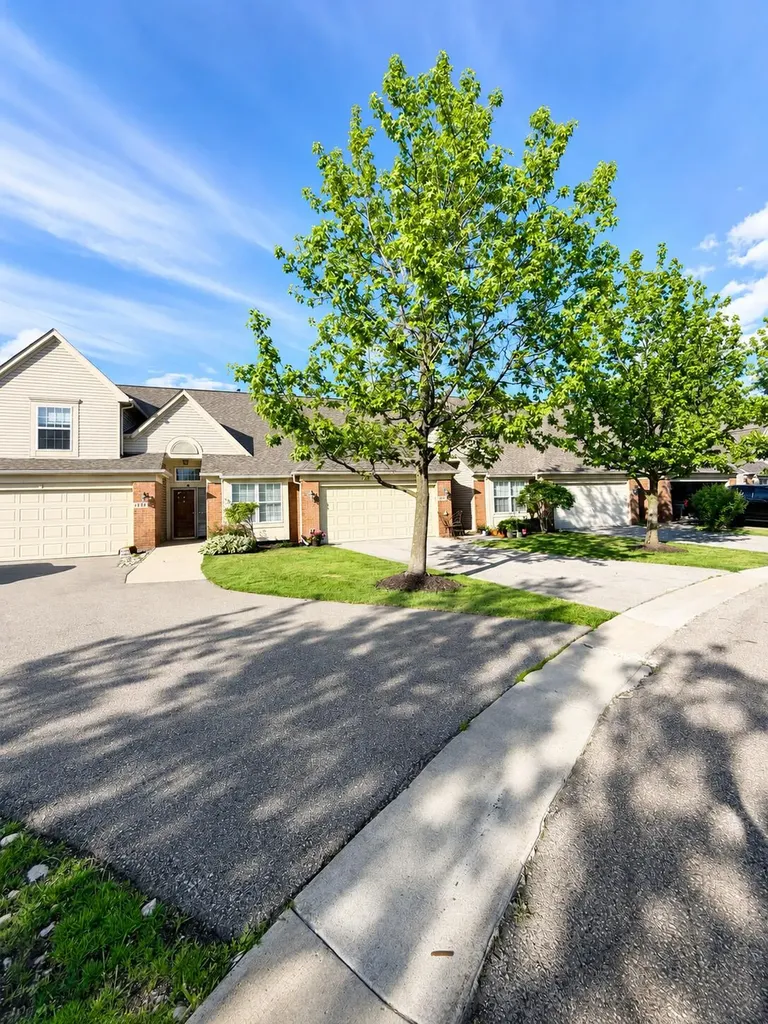 5455 Greenway Drive Trenton City MI 48183