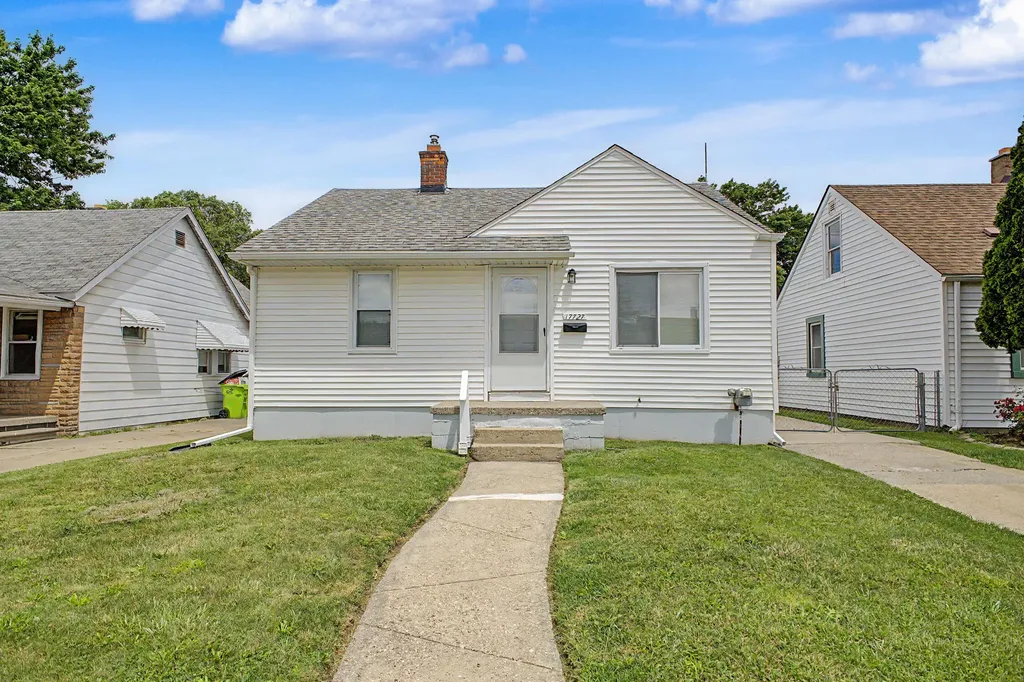 17727 Lowell Street Roseville City MI 48066