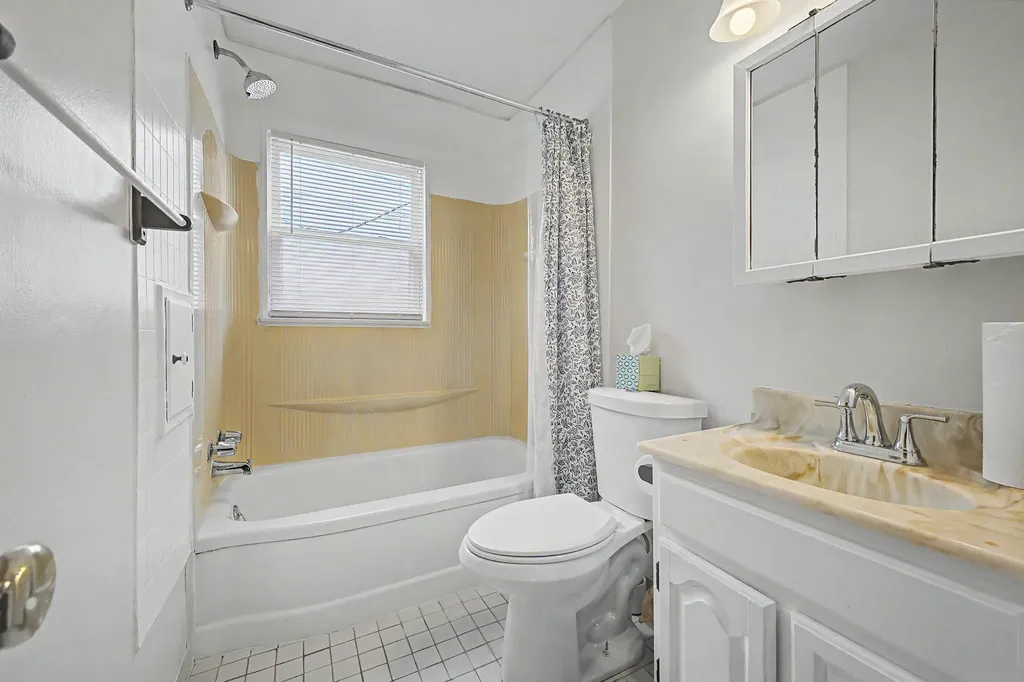 17727 Lowell Street Roseville City MI 48066