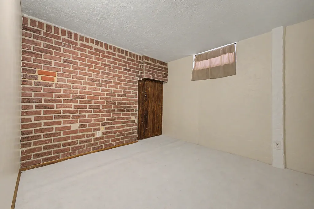 17727 Lowell Street Roseville City MI 48066