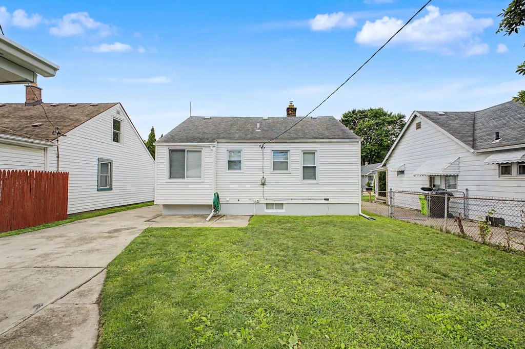 17727 Lowell Street Roseville City MI 48066