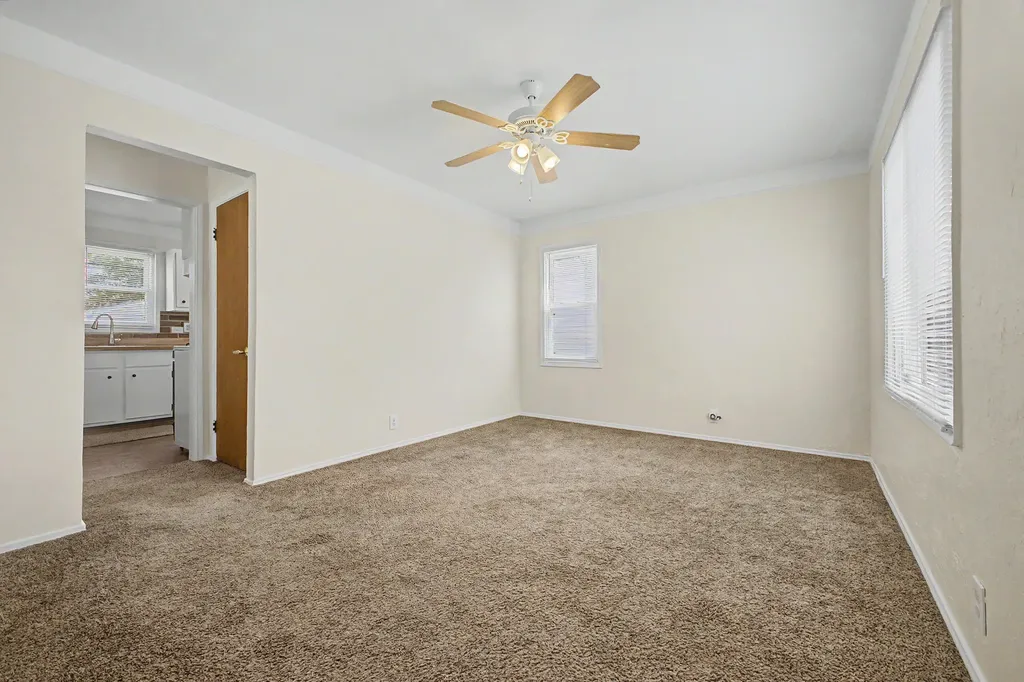 17727 Lowell Street Roseville City MI 48066