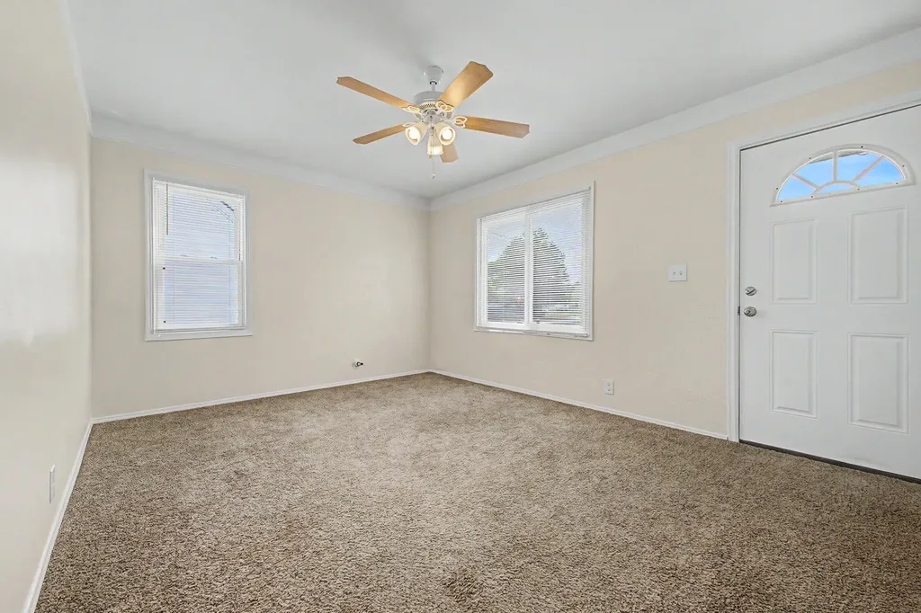17727 Lowell Street Roseville City MI 48066