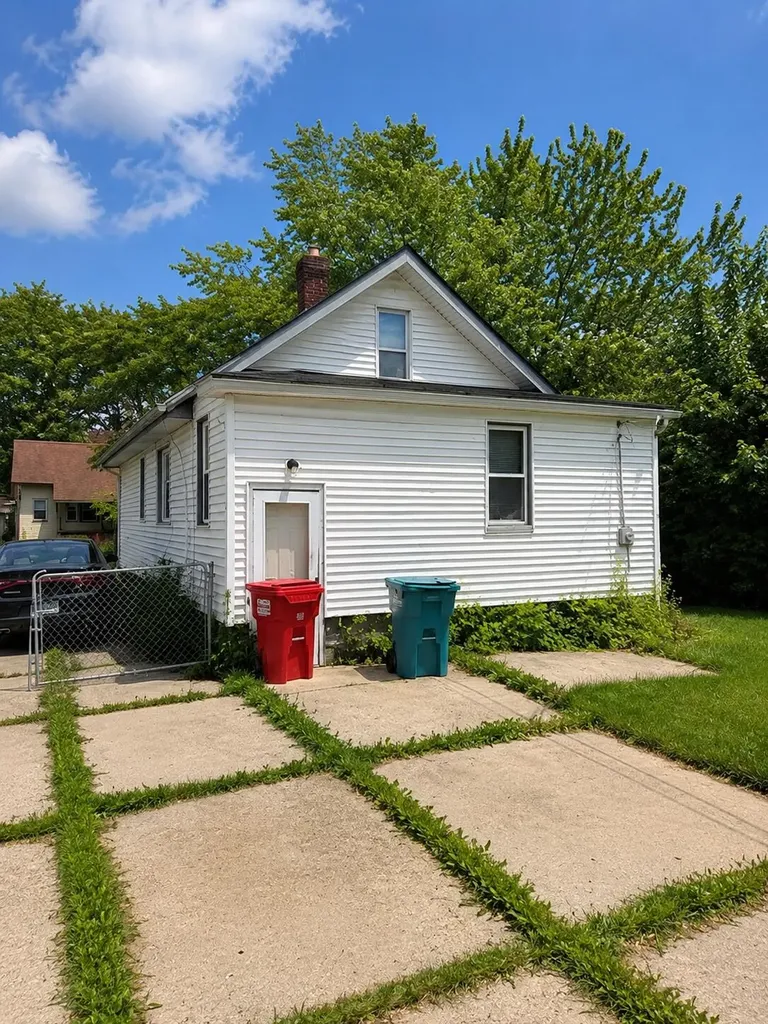 22751 Melrose Avenue Eastpointe City MI 48021