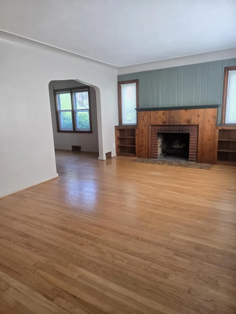 933 Maplegrove Avenue Royal Oak City MI 48067