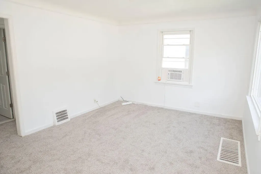 28691 Marquette Street Garden City City MI 48135
