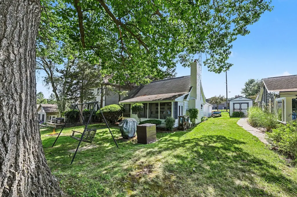 7507 Hillcrest Avenue Woodstock Township MI 49253
