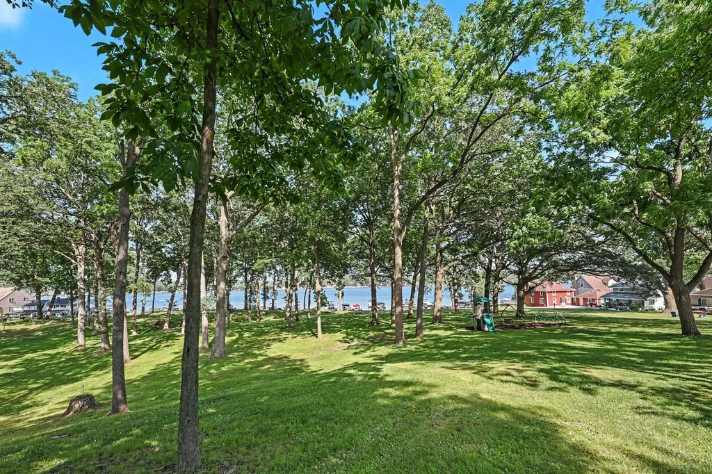 7507 Hillcrest Avenue Woodstock Township MI 49253