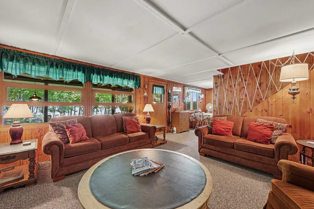 7507 Hillcrest Avenue Woodstock Township MI 49253