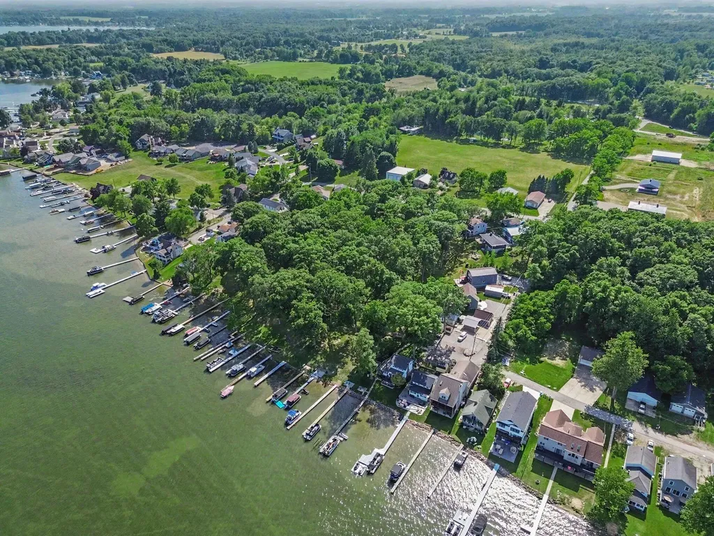 7507 Hillcrest Avenue Woodstock Township MI 49253