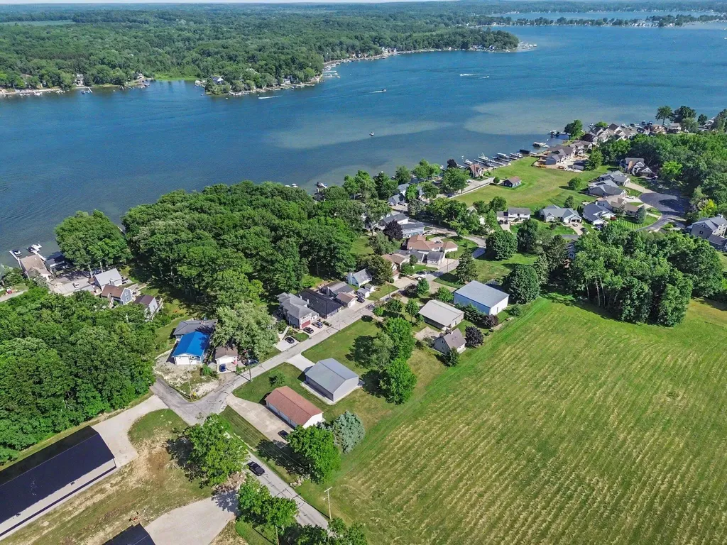 7507 Hillcrest Avenue Woodstock Township MI 49253