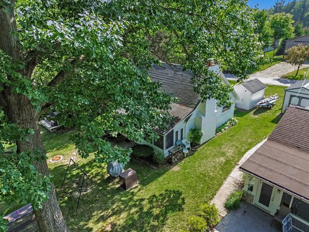 7507 Hillcrest Avenue Woodstock Township MI 49253