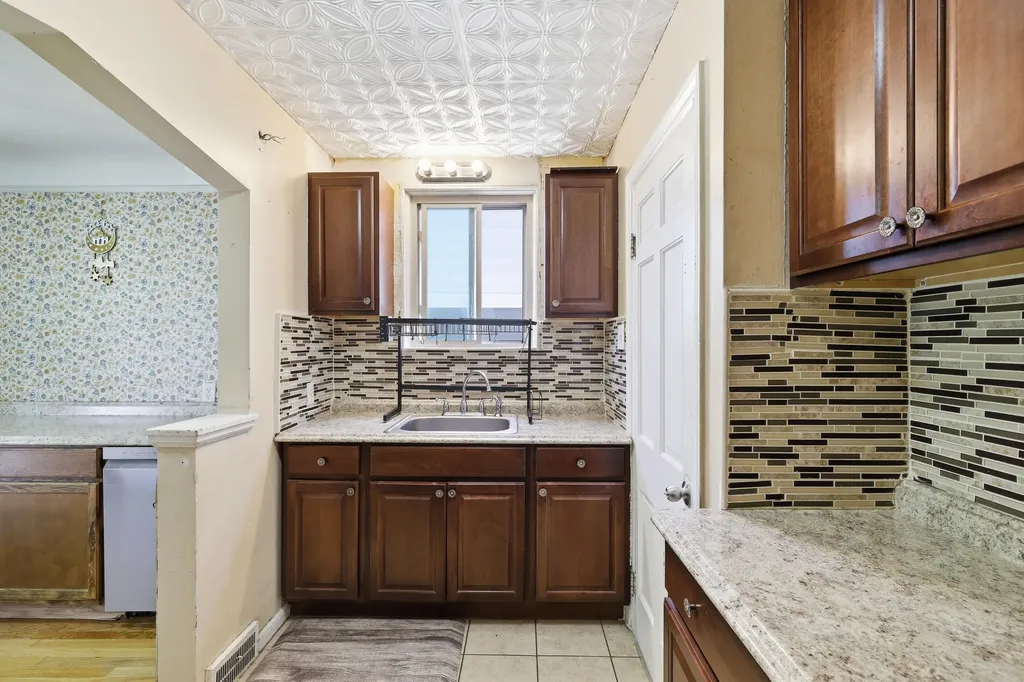 6935 Ternes Dearborn City MI 48126