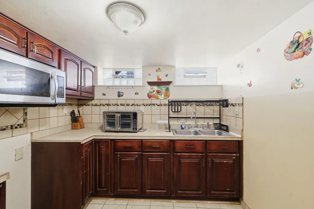 6935 Ternes Dearborn City MI 48126