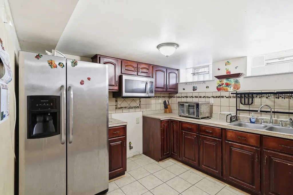 6935 Ternes Dearborn City MI 48126
