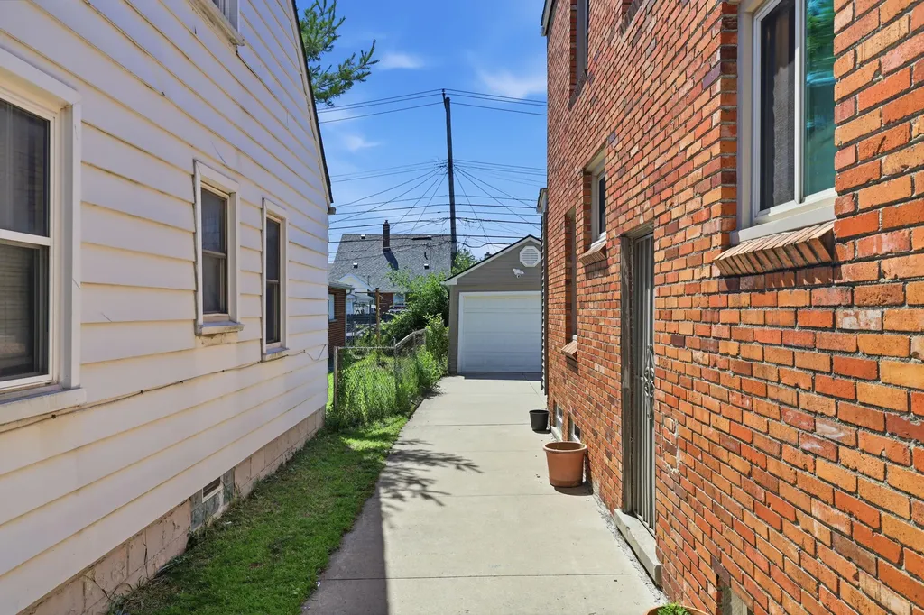 6935 Ternes Dearborn City MI 48126