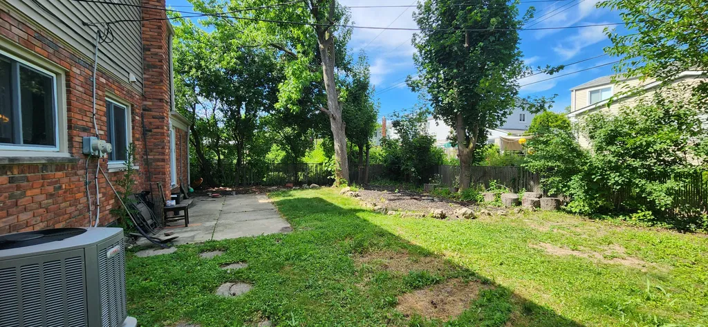 26061 Marlowe Place Oak Park City MI 48237