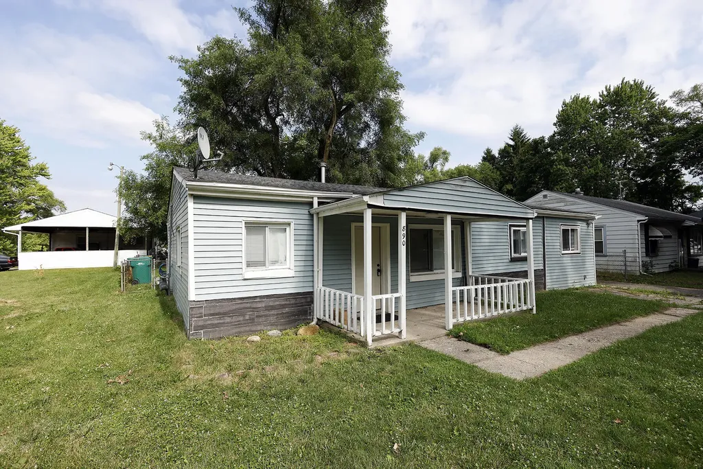 890 Dons Drive Ypsilanti Charter Township MI 48198