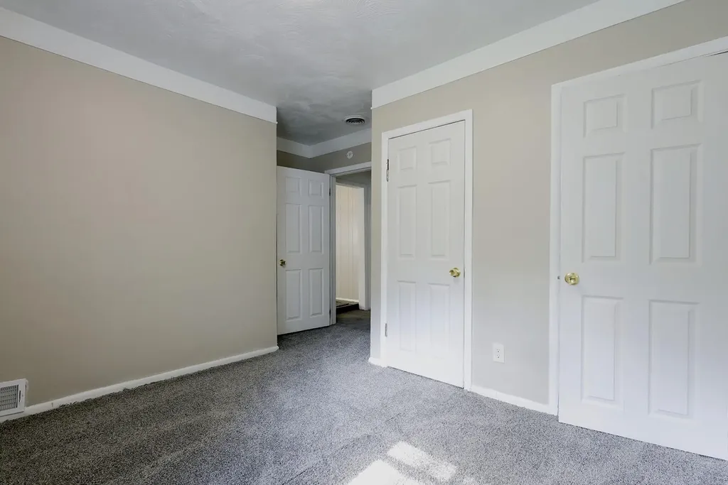 890 Dons Drive Ypsilanti Charter Township MI 48198
