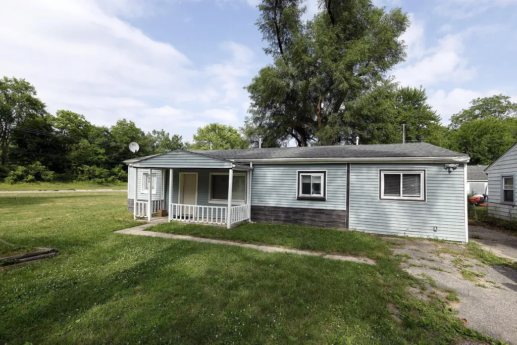 890 Dons Drive Ypsilanti Charter Township MI 48198
