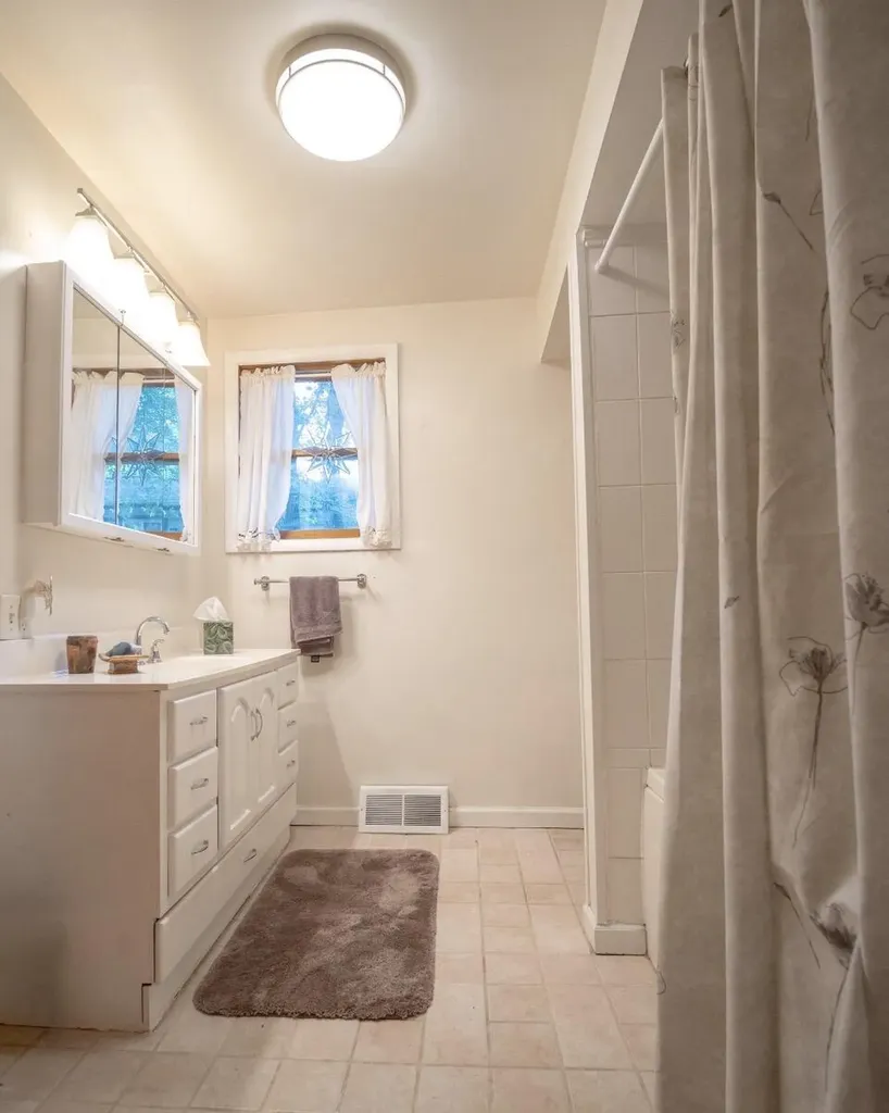 3473 La Salle Drive Ann Arbor City MI 48108