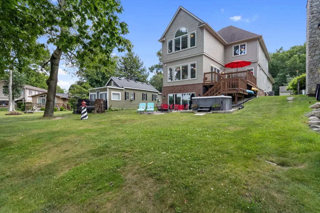 11556 Haylock Springfield Charter Township MI 48350
