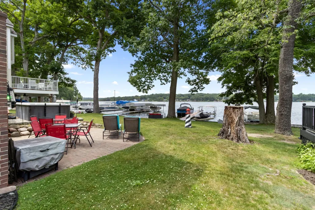 11556 Haylock Springfield Charter Township MI 48350