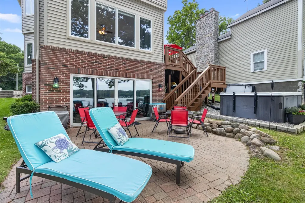 11556 Haylock Springfield Charter Township MI 48350