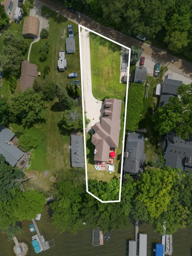 11556 Haylock Springfield Charter Township MI 48350