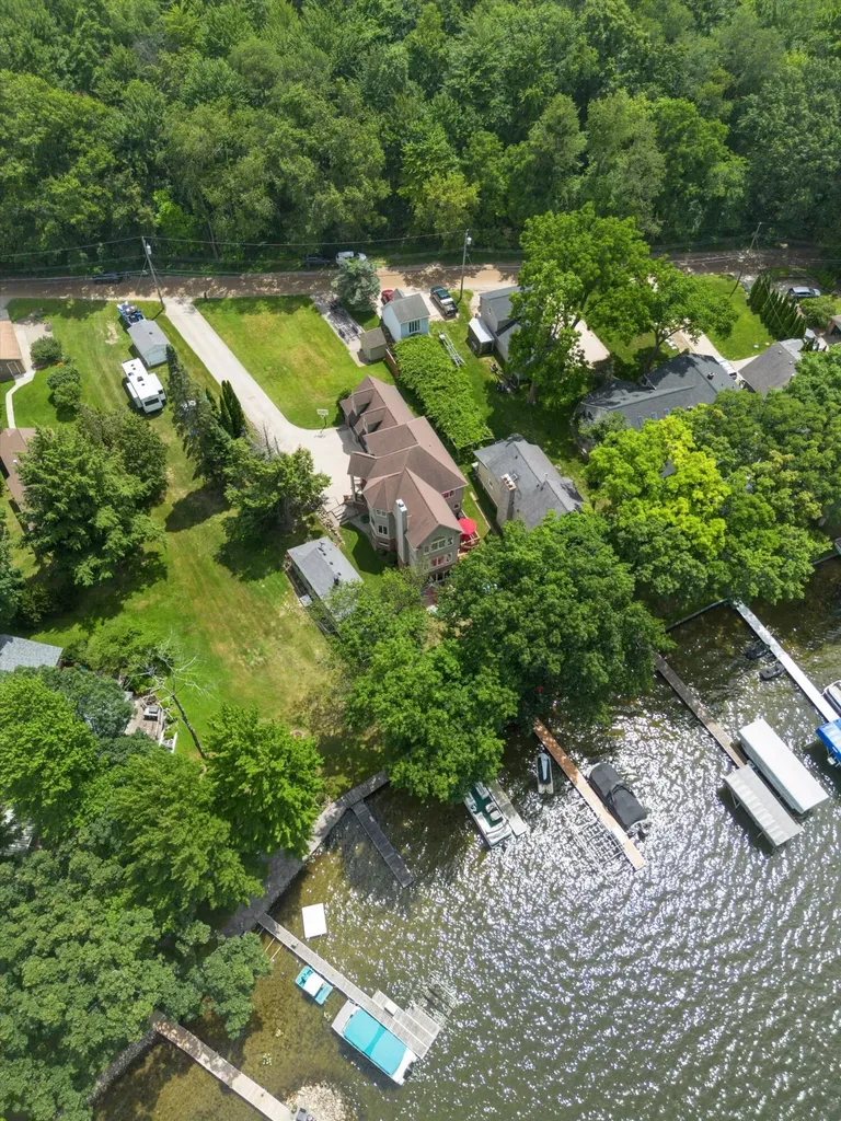 11556 Haylock Springfield Charter Township MI 48350
